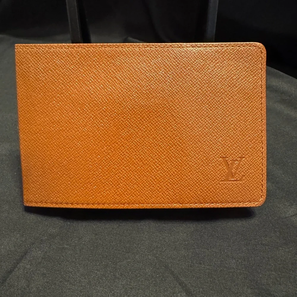 Louis Vuitton LV Taiga Leather Men's Wallet